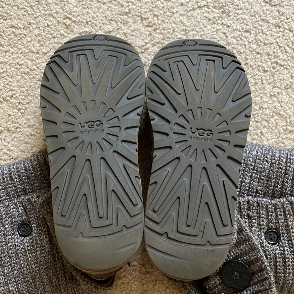 Uggs - Picture 6 of 6